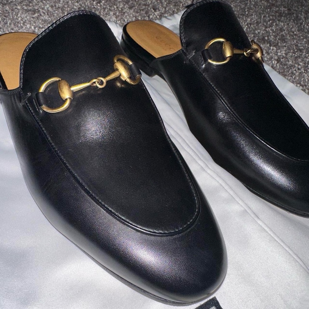 GUCCI WOMEN’S PRINCETOWN LEATHER SLIPPER